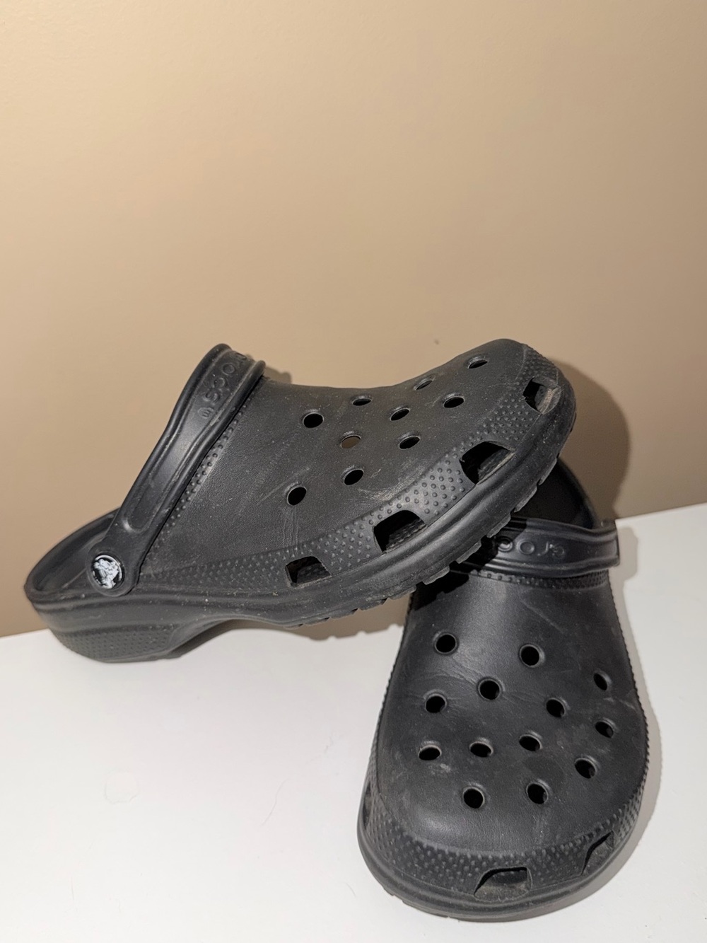 CROCS 7 Classic Clog in Black